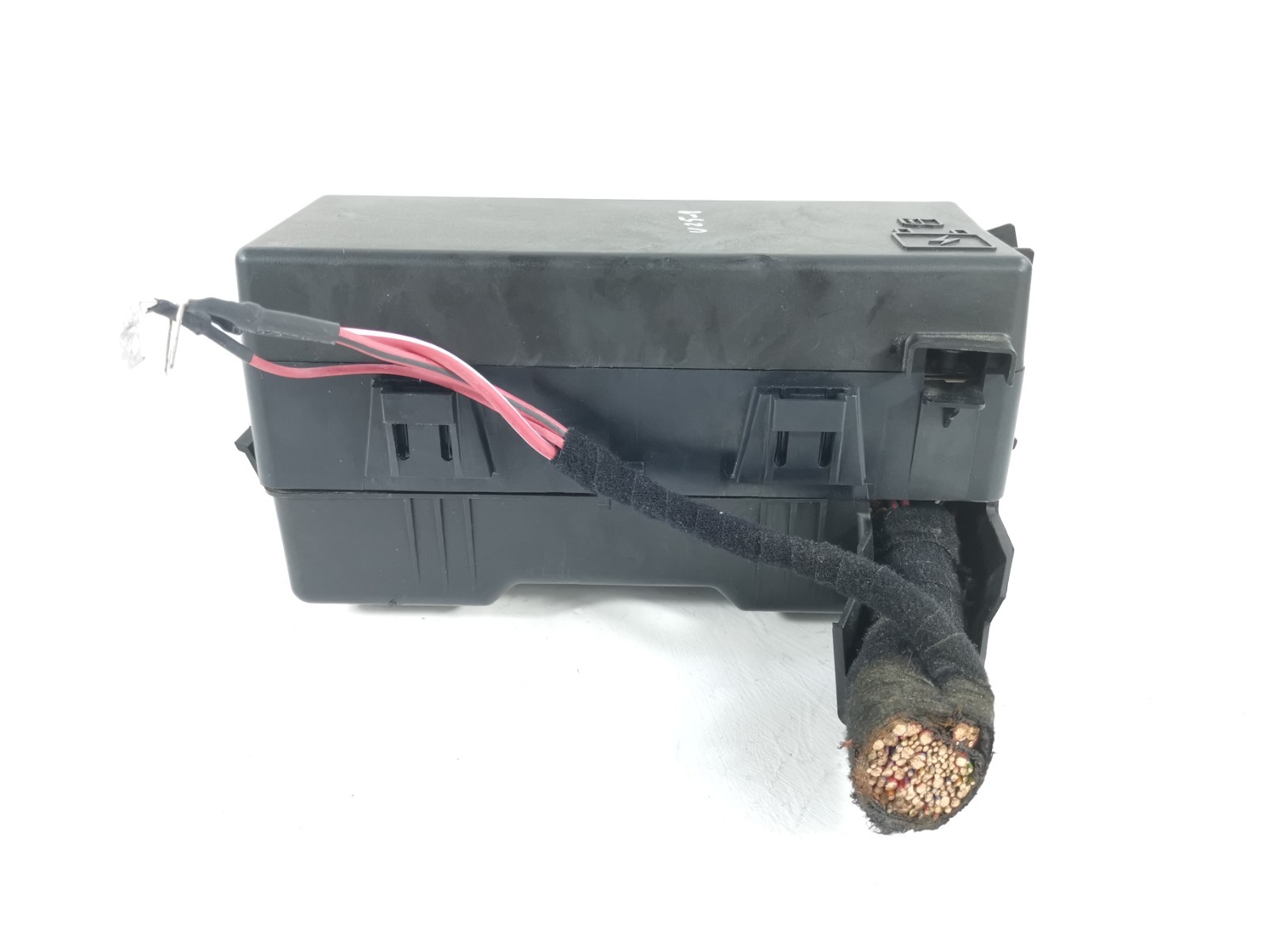 Maserati Levante 2017 AWD AUTO 3.0 L Rear Trunk Fuse Relay Box 670037969 OEM