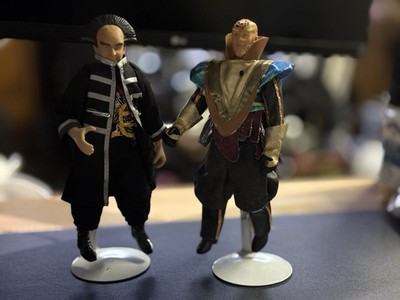 Babylon 5 1997 limited edition Londo & Ambassador London Mollari Action Figures