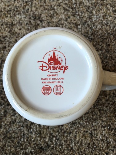 Taza de café Disney Mickey Mouse Makes Monday Feel Like Friday roja y blanca usada en excelente estado - Imagen 5 de 5
