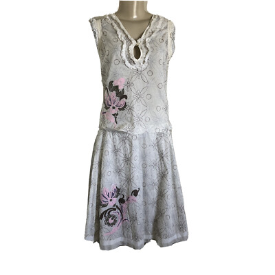 Ted Baker 2 S Set White Embroidered Ruffled Sleeveless Top and Flared Full Skirt