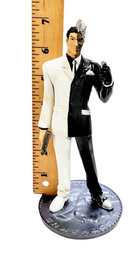 TWO FACE DESIGNS BY KIA ASAMIYA ACTION FIGURE 7 " LOOSE FIGURE - Picture 5 of 5