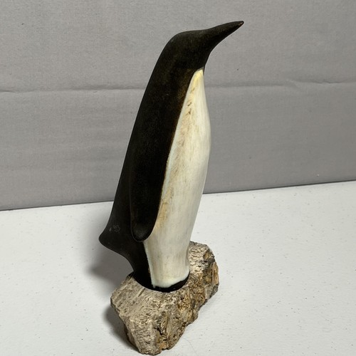 DAGA Vintage Penquin Bird Hand Carved Soap Stone Figurines 8.5" tall Signed RARE - Picture 2 of 7