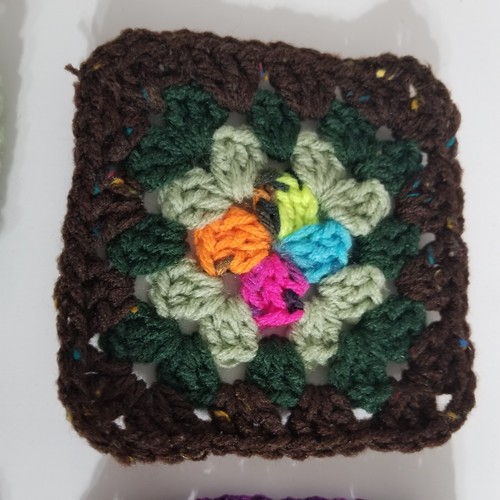 12 sottobicchieri quadrati fatti a mano all'uncinetto stile afgano nonna 4,5"" X 4,5"" colorati - Foto 14 di 19