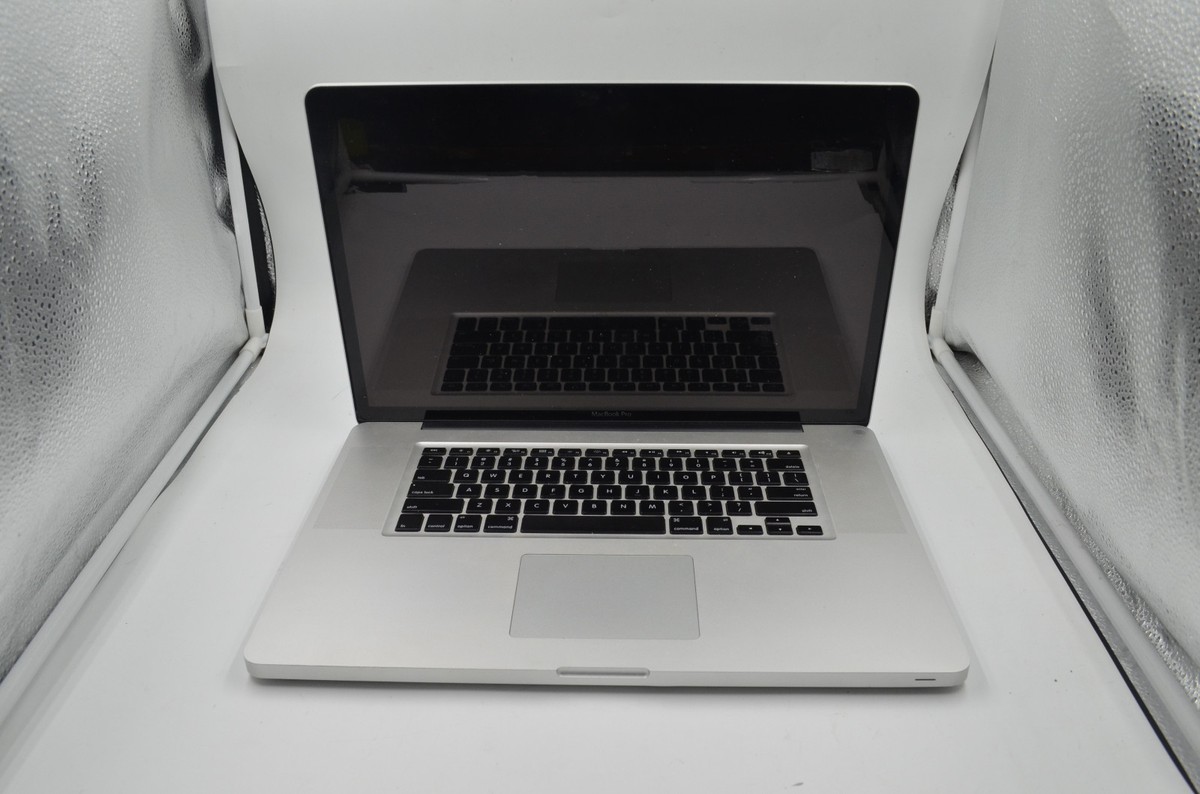【ジャンク】MacBook Pro 17インチ（A1297）シルバー 本体 Apple MacBook Pro 17