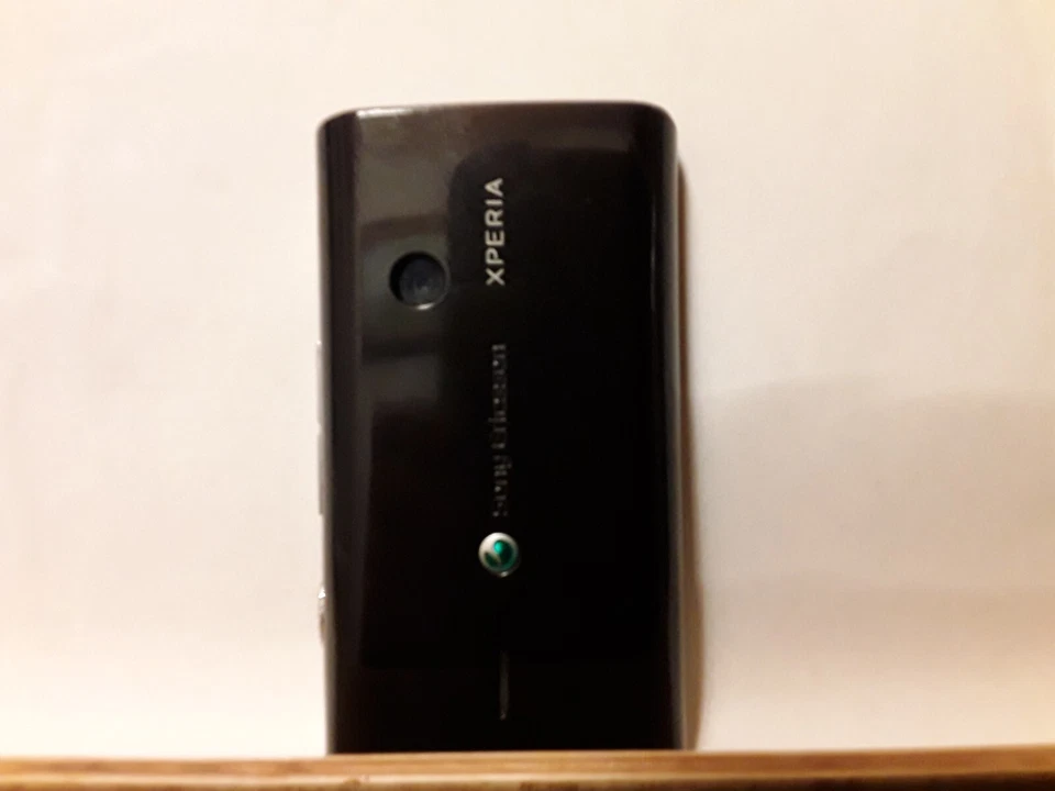 Handy Sony Ericsson Xperia E15i schwarz  (Ohne Simlock) Smartphone - Bild 2 von 2
