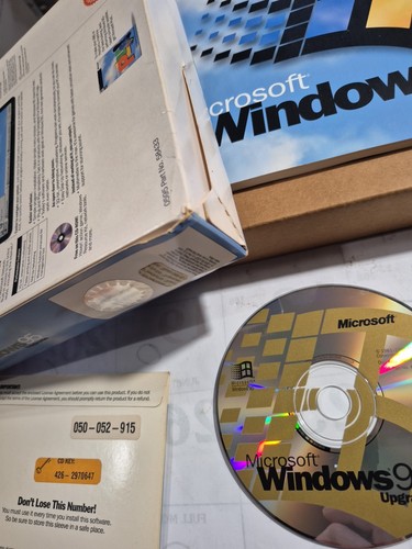 Microsoft Windows 95 Upgrade CD-ROM Edition – Complete in Box w/ Manual & CD Key - Picture 12 of 12
