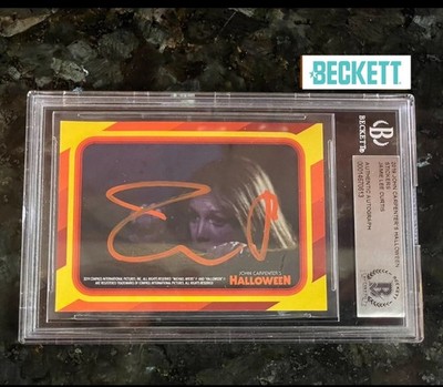 JAMIE LEE CURTIS SIGNED 2019 FRIGHT RAGS HALLOWEEN TRADING CARD STICKER RC (10