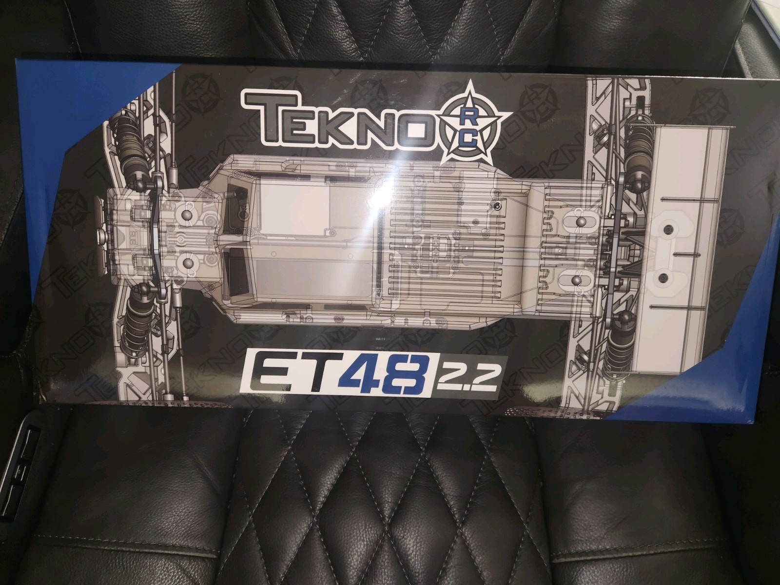 TKR9605 - Tekno RC ET48 2.2 1/8 Electric 4WD Off-Road Compet