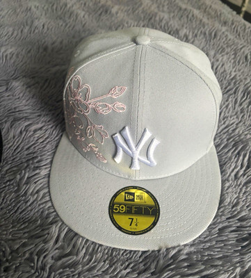 New Era 59FIFTY New York Yankees Fitted Cap Grau/Rosa Polyester Größe 7 1/4