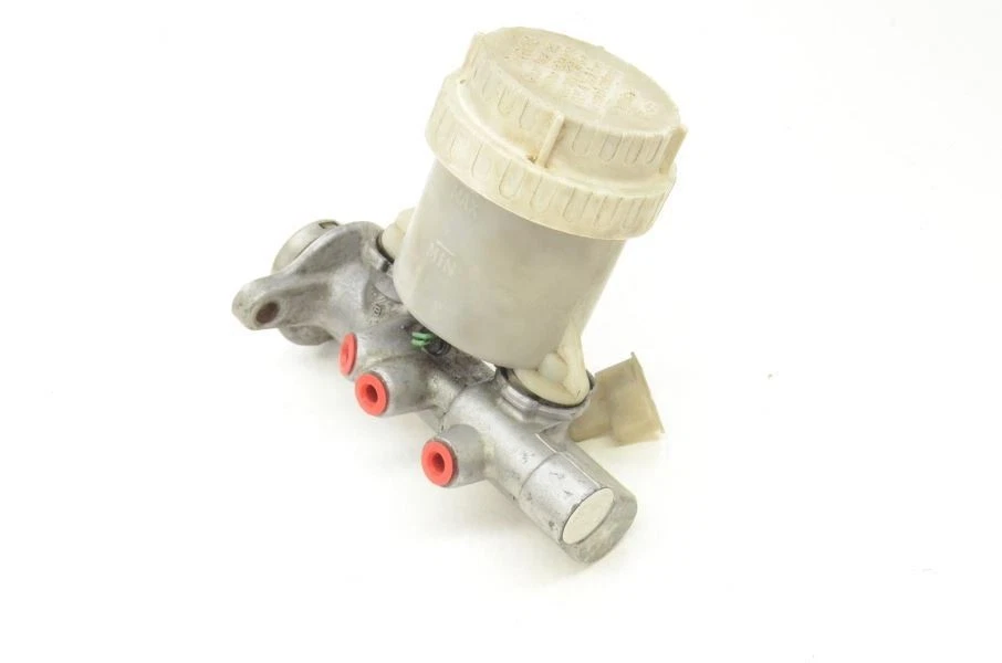 Nissan 240sx S13 1989-1994 cilindro maestro de freno sin ABS Foto 4 de 4