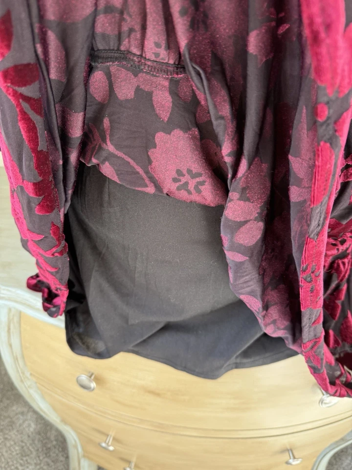 Vestido Taylor Floral Terciopelo Burnout Borgoña Negro Talla 2 Cachicho Hada Floral Foto 2 de 4