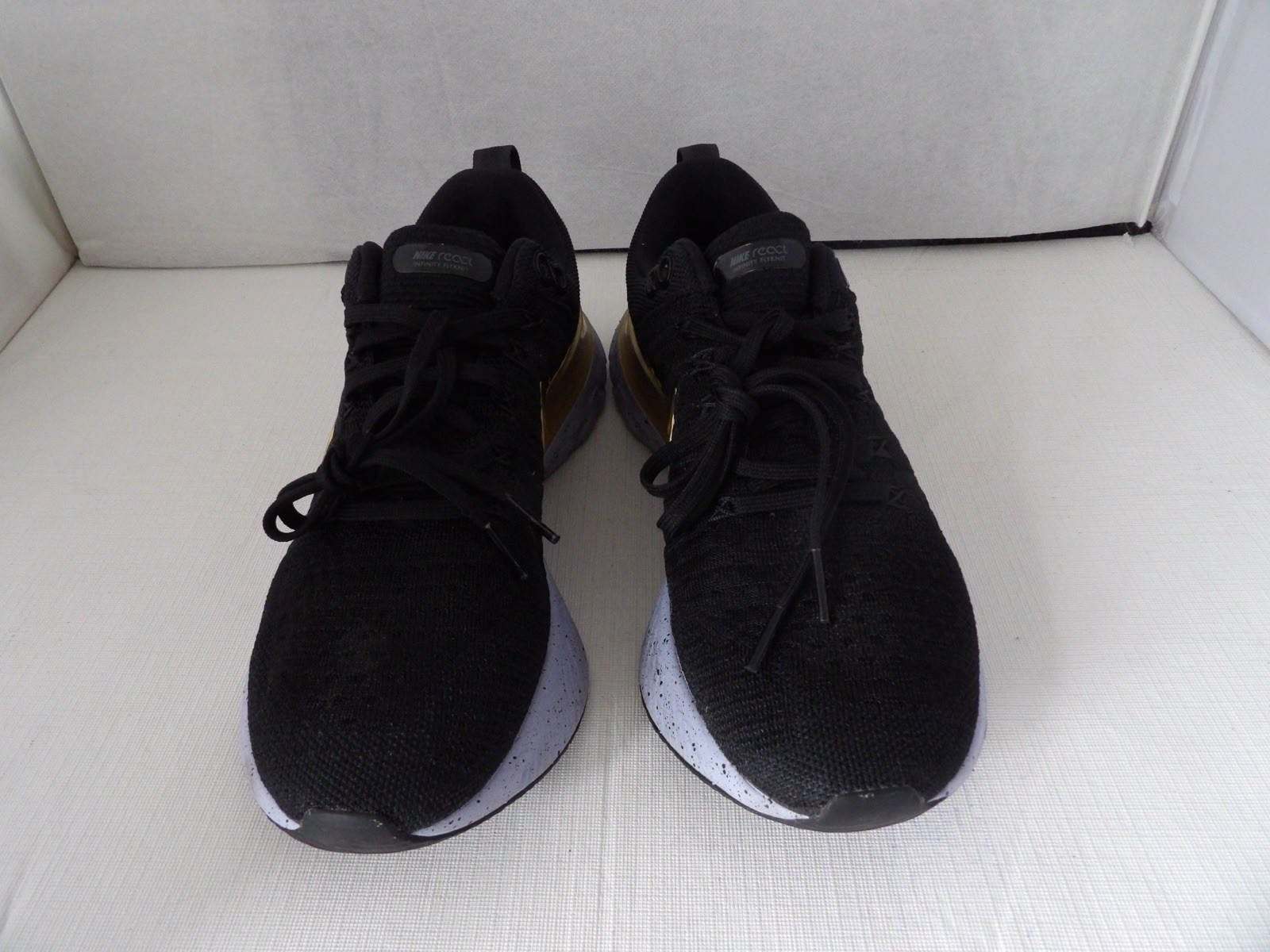 Authentic NIKE INFINITY RUN REACT Black/Gold Flyk… - image 11