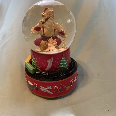 HALLMARK 2001 Musical Coca Cola Santa Snow Globe W/ Moving Train. All Works