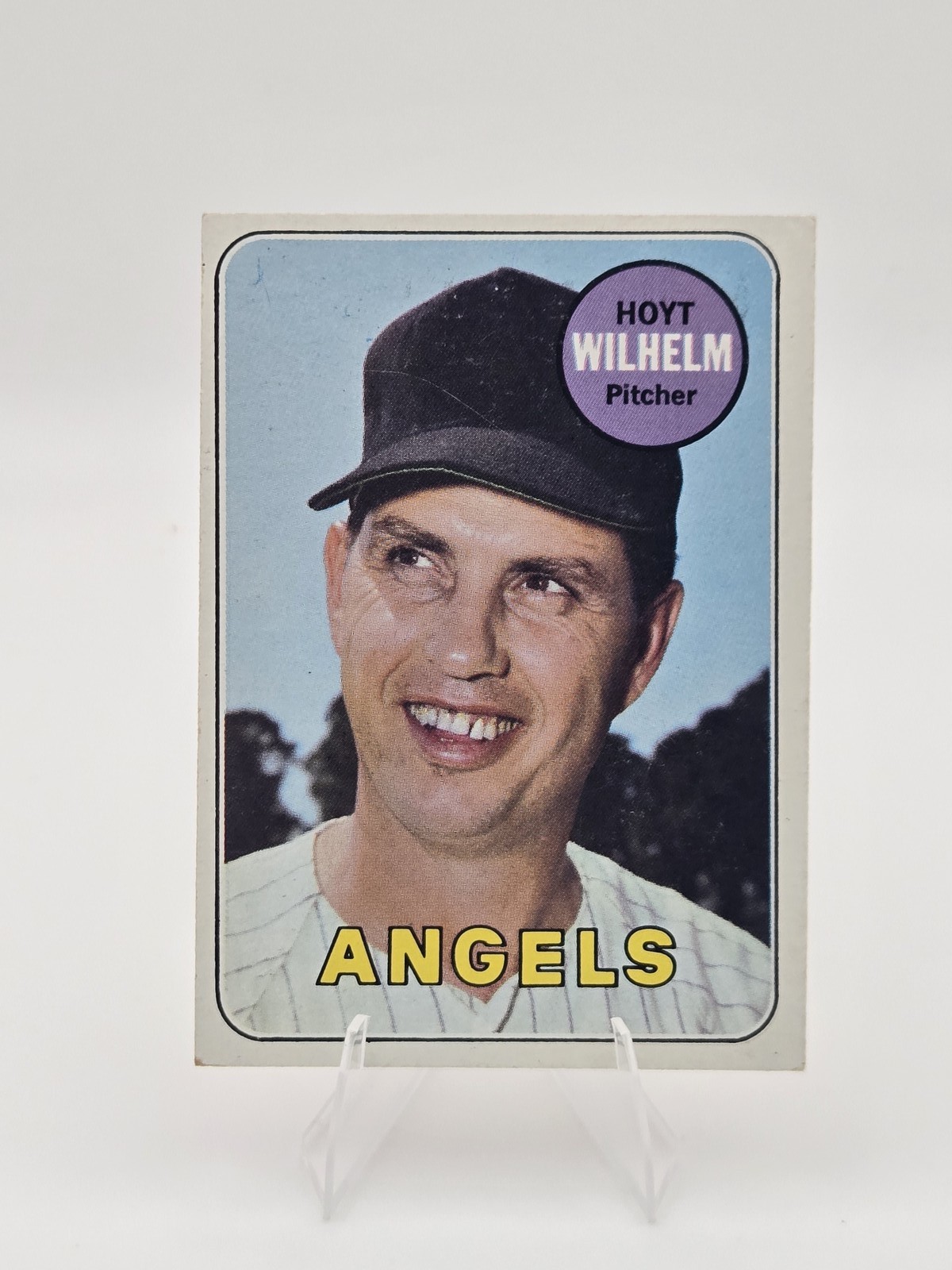 Hoyt Wilhelm #565 Baseball Cards 1969 Topps trading card — raw and PSA graded price guide