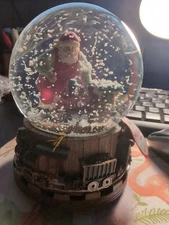 Holiday Vintage Santa Snow Glabe With Train