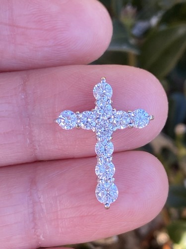 Platinum 1.00TCW 100% Natural Round Diamond Cross Pendant