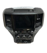 2022 DODGE RAM 2500 RADIO DISPLAY 8.4" SCREEN DASH BEZEL HEAT/AC CONTROLS OEM