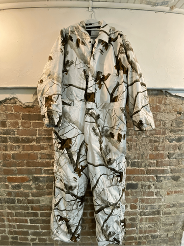 MidwayUSA Hunter’s Creek white camouflage coverall with muff Men’s Size XL