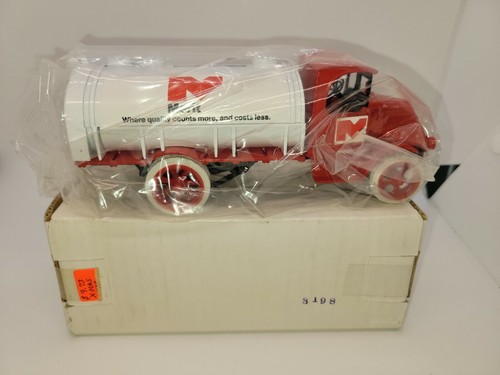 Vintage 80s ERTL 1926 Mack Bull Dog Merit Tanker Truck Bank 9980 New Old Stock - Picture 3 of 4