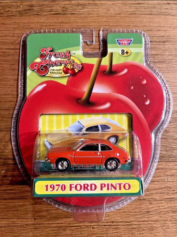 Motor Max 70 1970 Ford Pinto Fresh Cherries Detallado Coche coleccionable de fundición a presión. Foto 4 de 4