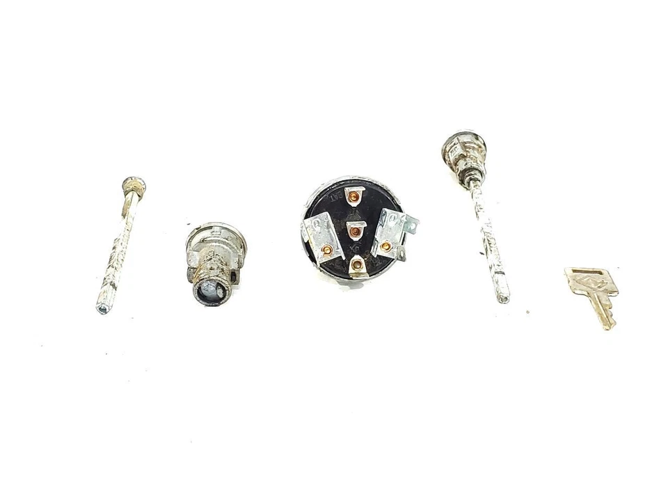 Interruptor de encendido International 1110 1972 OEM con llave y 2 cilindros de bloqueo de puerta Foto 4 de 4