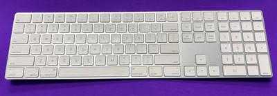  ORIGINAL APPLE KEYBOARD A1843 EMC:3138 Replacement Keys W/HINGE