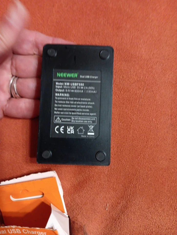 NW-USBF550 Dual USB Charger - Image 3 of 3