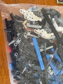 LEGO BIONICLE: Mazeka (8954) 100% complete with instruction booklet and spheres