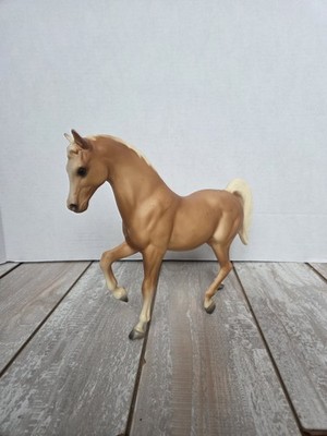 Vintage Breyer Horse Faith #4 Palomino Family Stallion Arabian White Mane & Tail