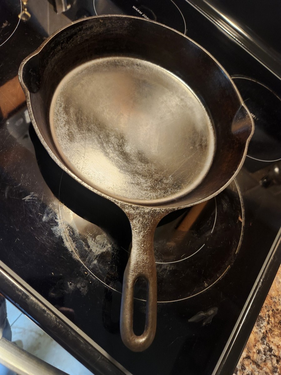 1940s Griswold 1033 Iron Mountain #8 Skillet with Heat Ring 1940s Griswold 1033 Iron Mountain #8 Skillet with Heat Ring