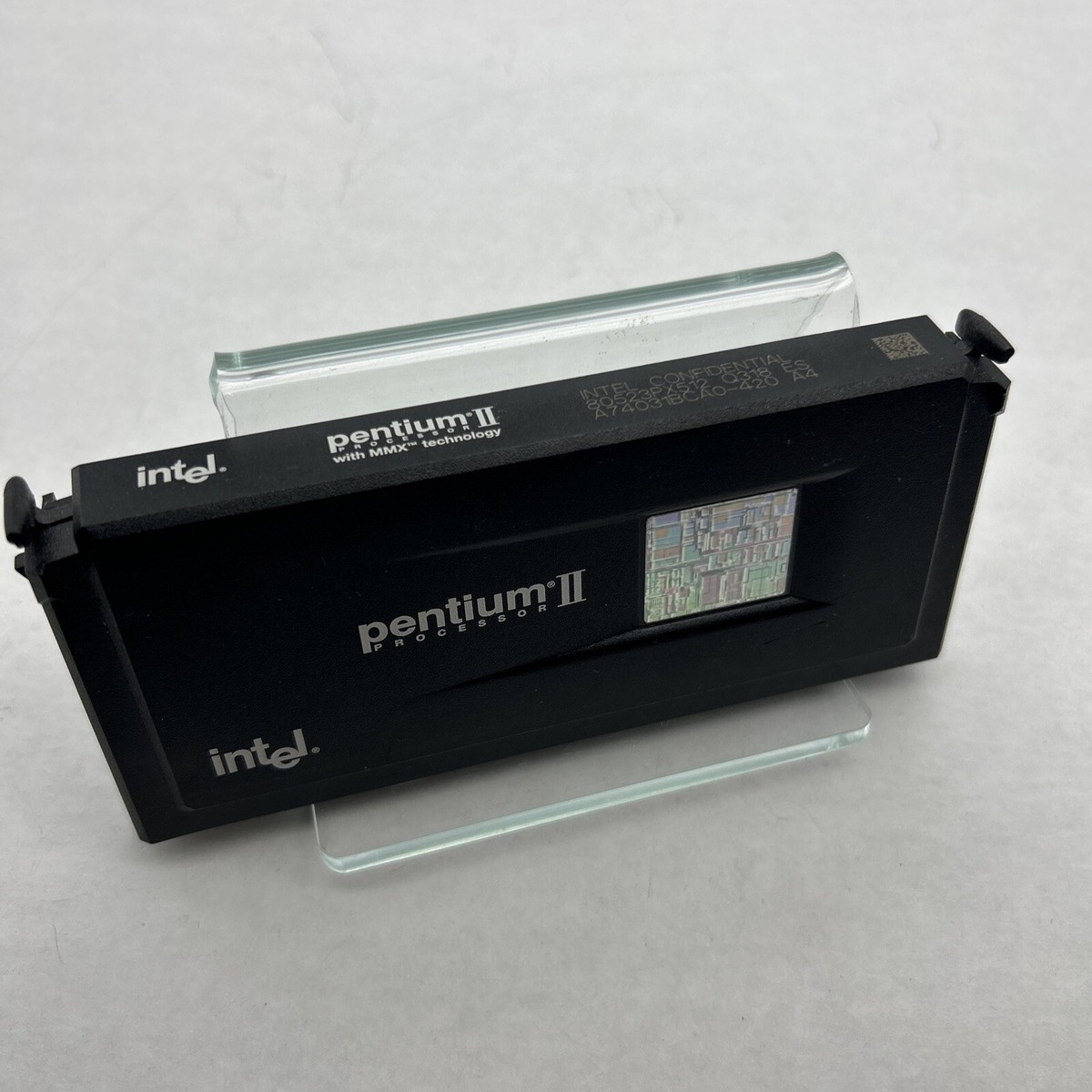 Q318 ES INTEL PENTIUM II PROCESSOR 80523PX512 PII Confidential