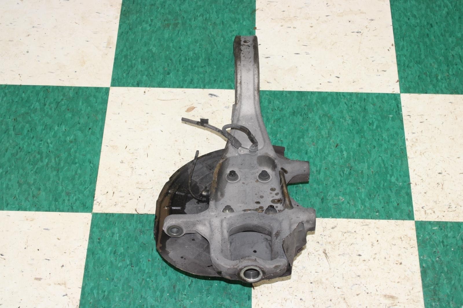 14-21 Ghibli Front Spindle Hub Knuckle Left LH LF Driver Side Factory OEM OE WTY