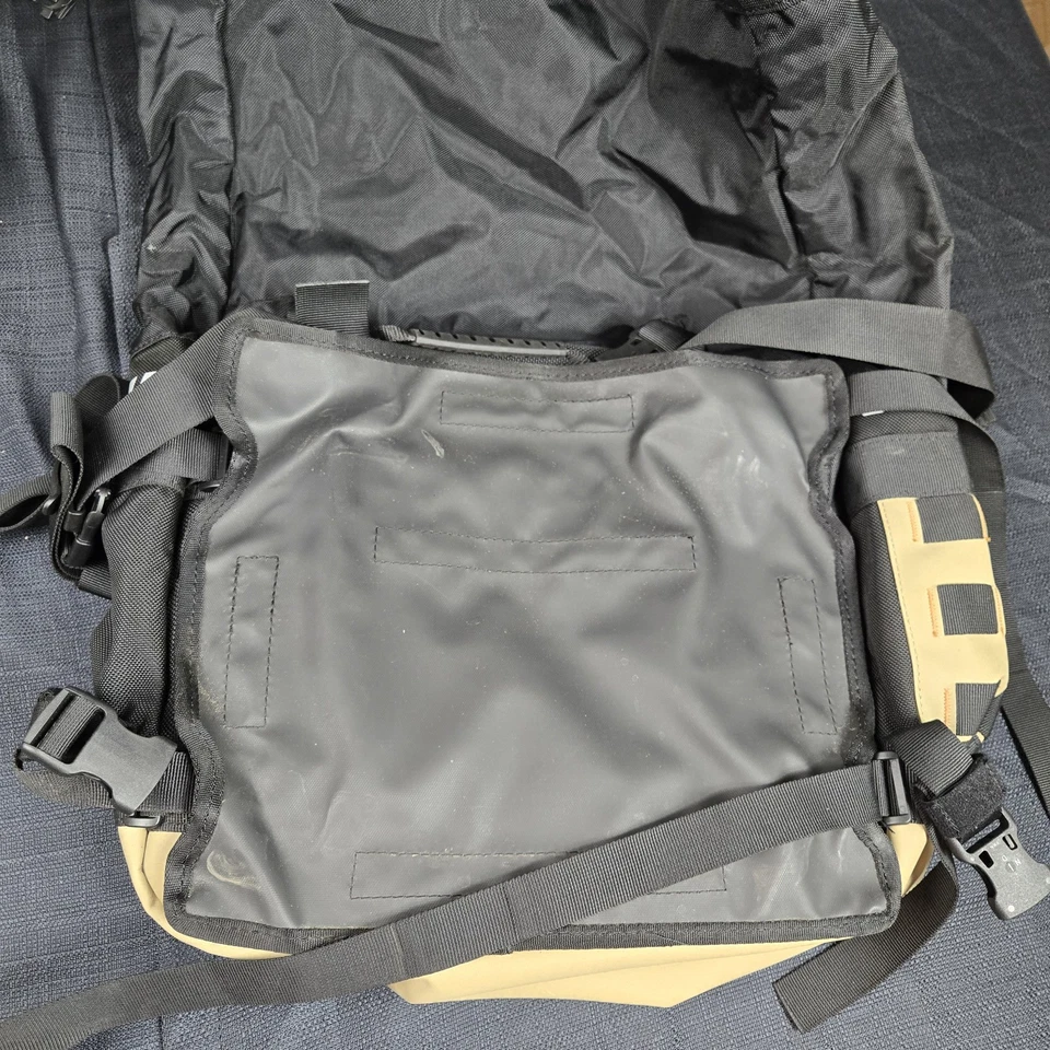 Черные/коричневые сумки-корзины Tusk Pannier Racks & Pilot для Kawasaki KLR 650 2022-25 - Изображение 3 из 4