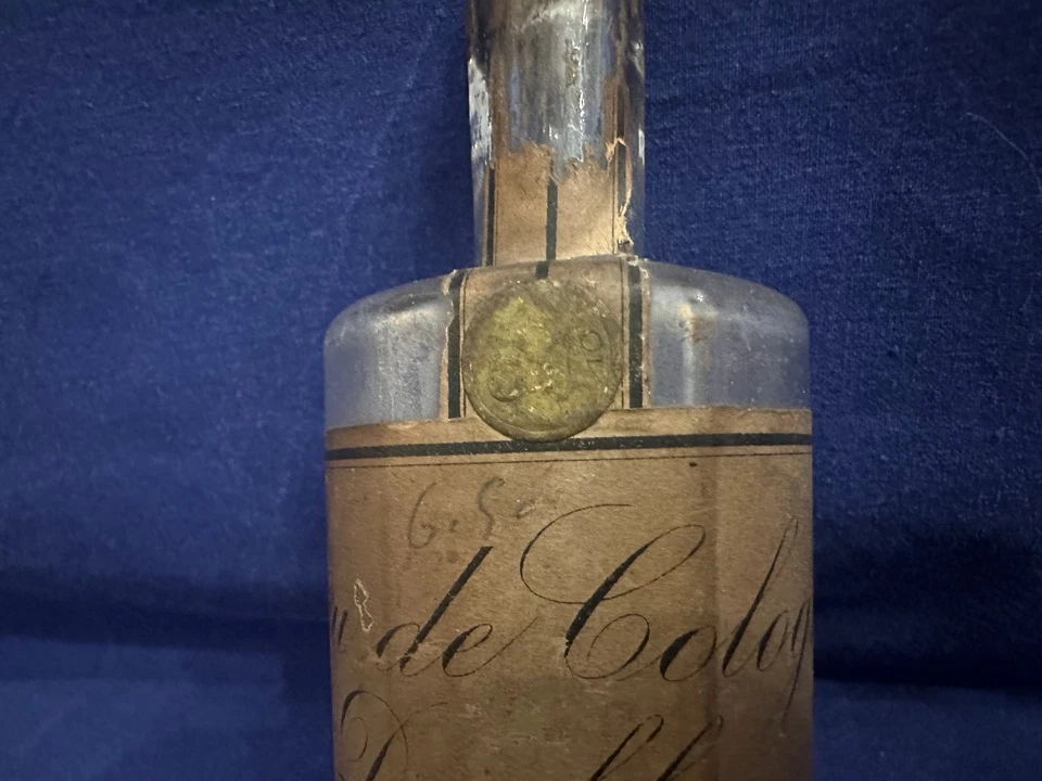 alte Parfüm Flasche Eau de Cologne E. Fouet Paris pour la toilette et les ... - Bild 3 von 4