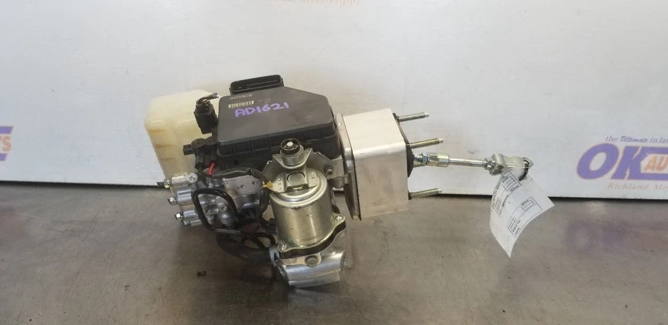 20 NISSAN TITAN SV 4X2 POWER BRAKE BOOSTER BRAKE MASTER CYLINDER WITH RESERVOIR - Image 4 of 4