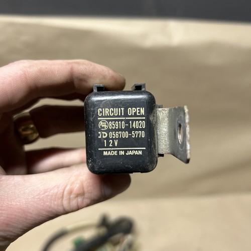 84-89 Toyota Pickup 4Runner 22RE Circuit Opening Fuel Pump Relay 85910-14020 OEM