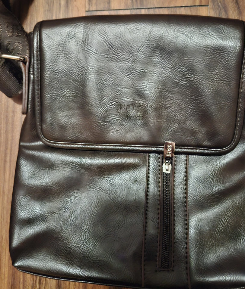 Hugo Boss Bolso Cuero Marrón Foto 2 de 4