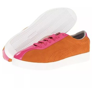 flat puma sneakers