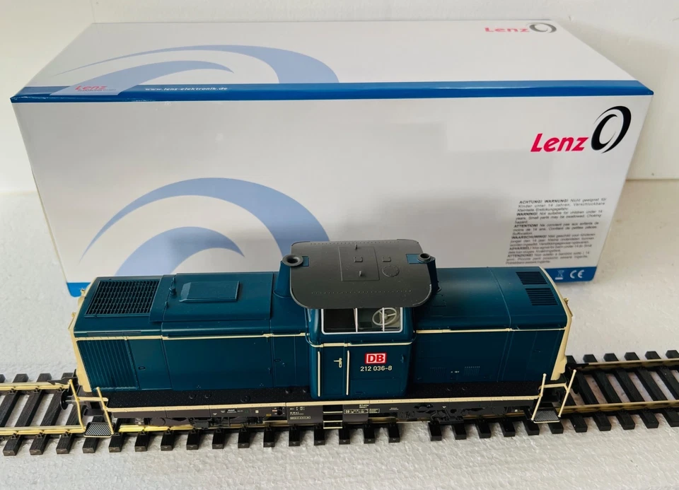 Spur 0: Lenz Diesellok BR 212, DB, ozeanblau/beige, digital mit Sound, NEU!! - Bild 4 von 4