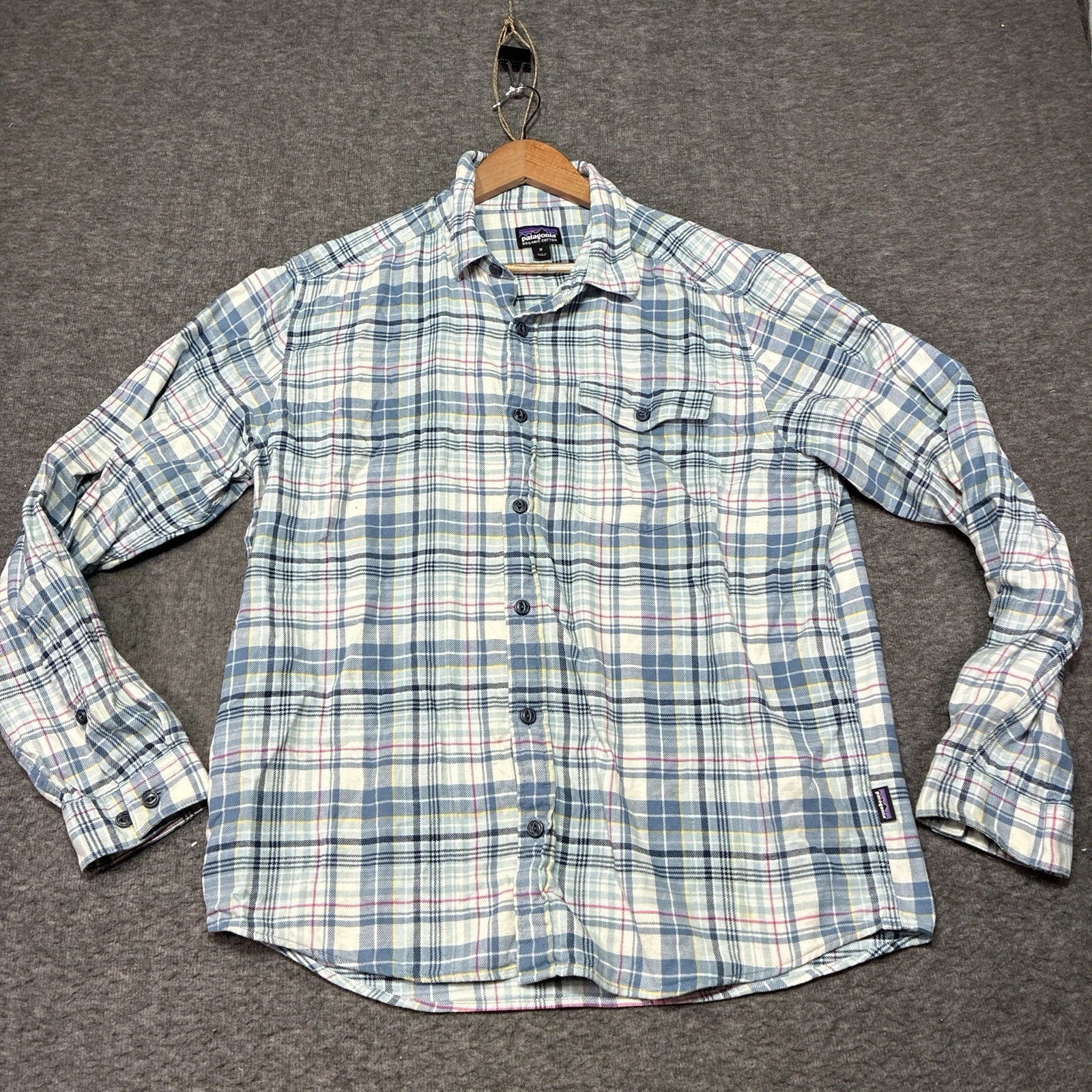 Patagonia Men’s Fjord Flannel Shirt M Plaid Organic Cotton Hiking Travel Preppy