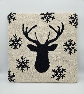 Deer 20.5'' X 20.5'' Hooked Padded Wall Decor, Snowflakes, Winter, Beige and Black