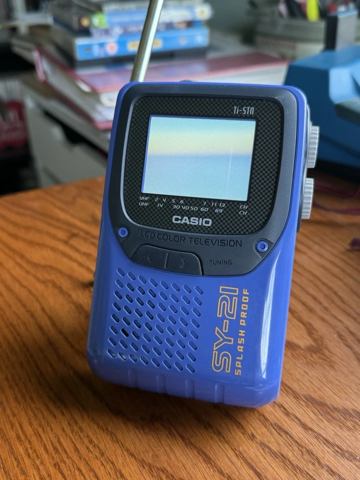 🔥Vintage Casio SY-21 Water Resistant Portable Color 2.3" LCD Analog TV  Working - Image 2 of 4