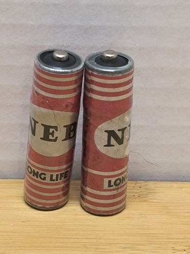 Pair Of NEB Long Life AA Batteries VTG 1986 Not Working