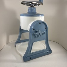 Vintage The Pampered Chef Ice Shaver Snow Cone Maker Manual Hand Crank Blue