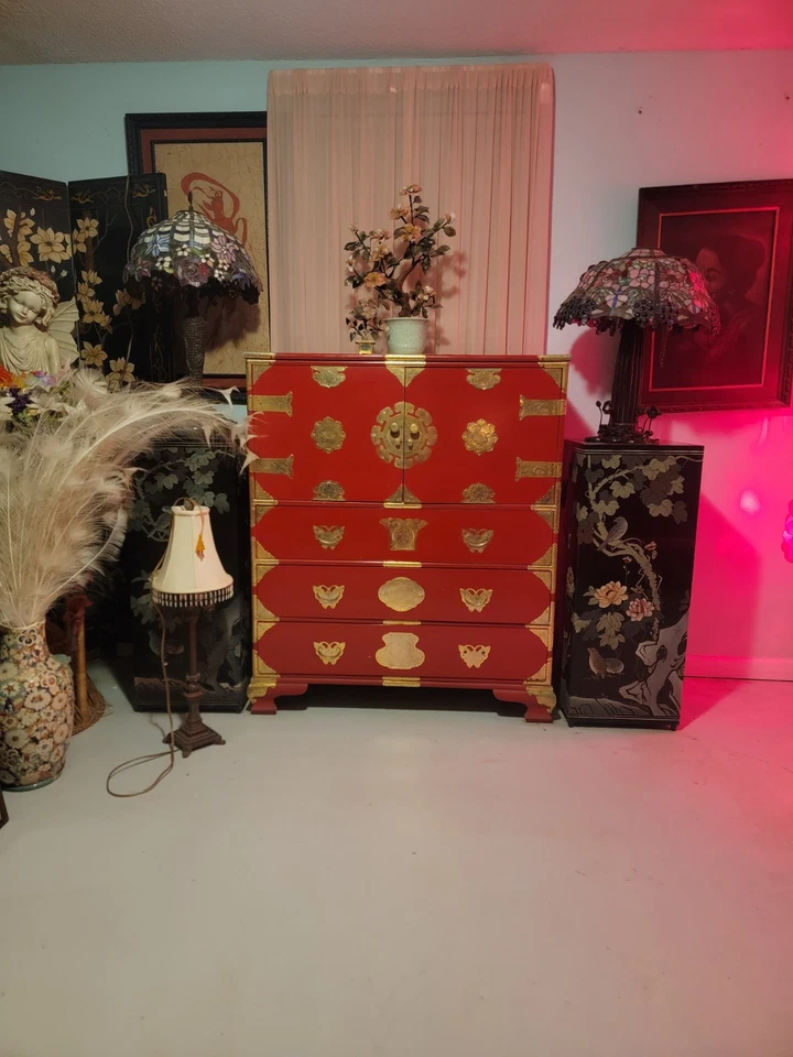 1950s Chinese Wedding Cabinet, Red Lacquer With Gold Plating/hinges - Image 2 of 4