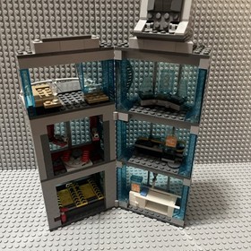 #42 LEGO 76038 Marvel Super Heroes Attack On Avengers Tower 100% Complete