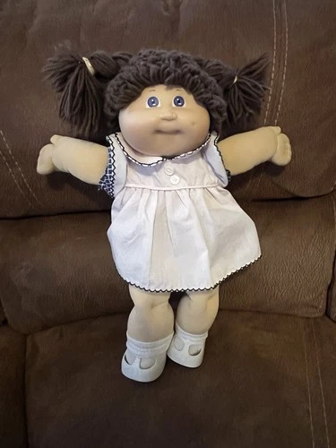 vintage cabbage patch doll OK factory Violet Eyes Dress