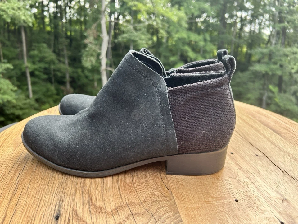 Bota TOMS Deia - Camurça Preta e Lã - Feminina Tamanho 11W Muito Bom Estado - Imagem 2 de 4