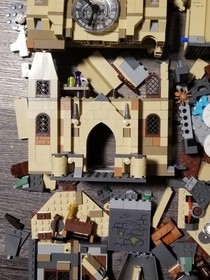 LEGO Harry Potter Hogwarts Castle & 8 Minifigures Set Missing parts Please View 
