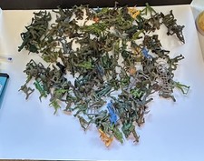 Vintage Large Lot Of 150+ Plastic Army Men Toys